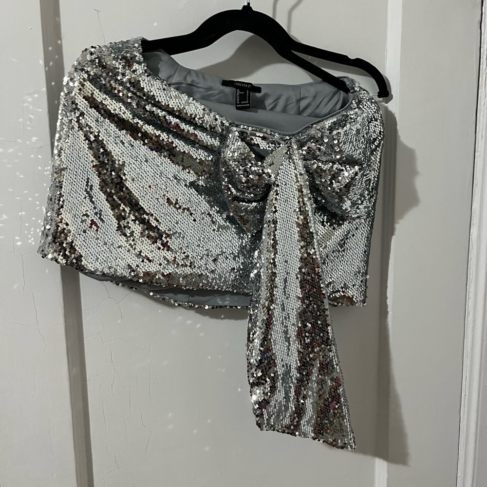 🚫SOLD🚫 Silver Sequin skirt with bow